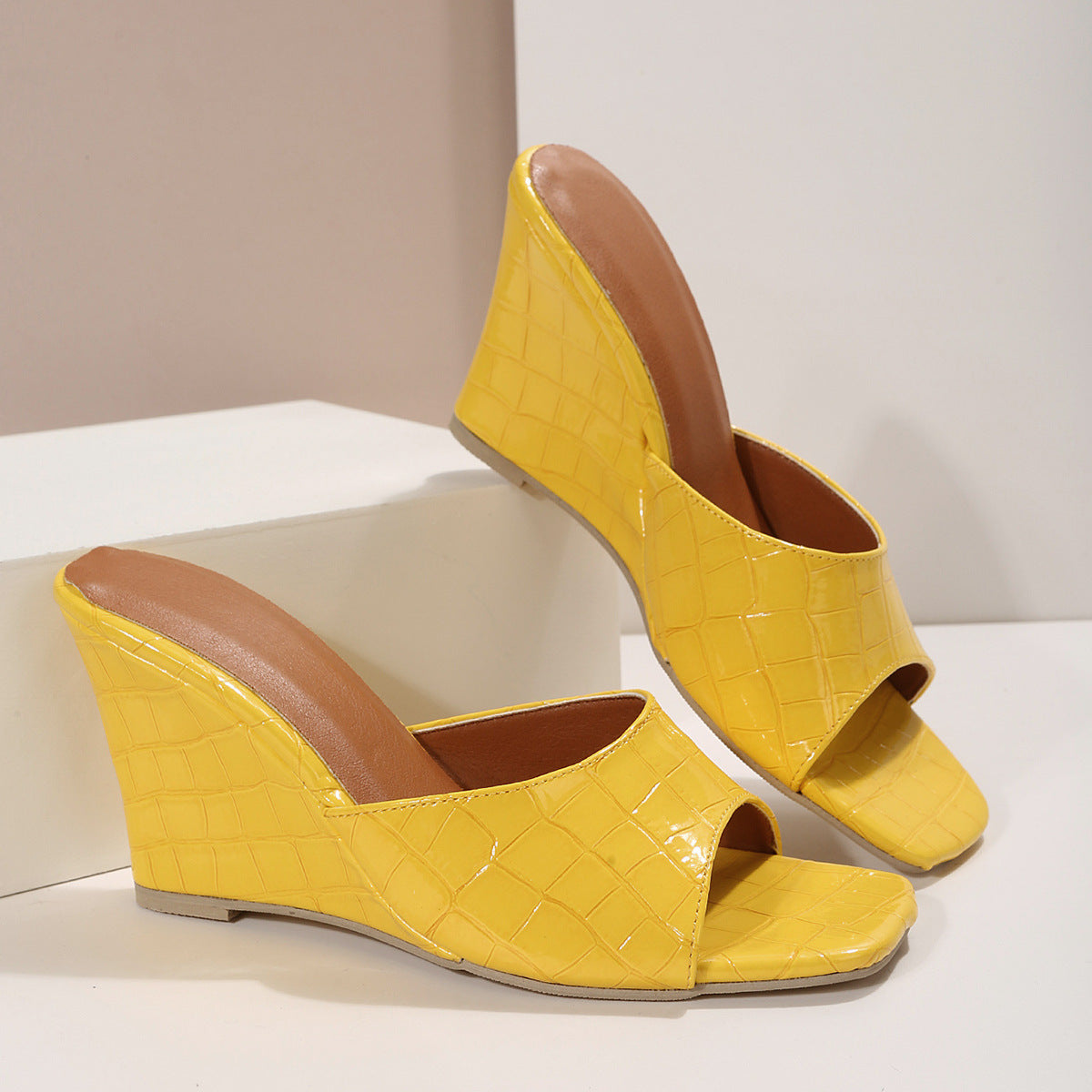 Women's Wedge Heel Textured Sandals