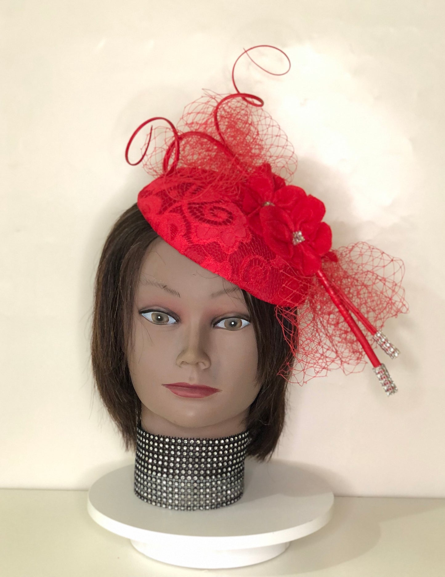 Elegant Red Fascinator with Lace and Flower Detail