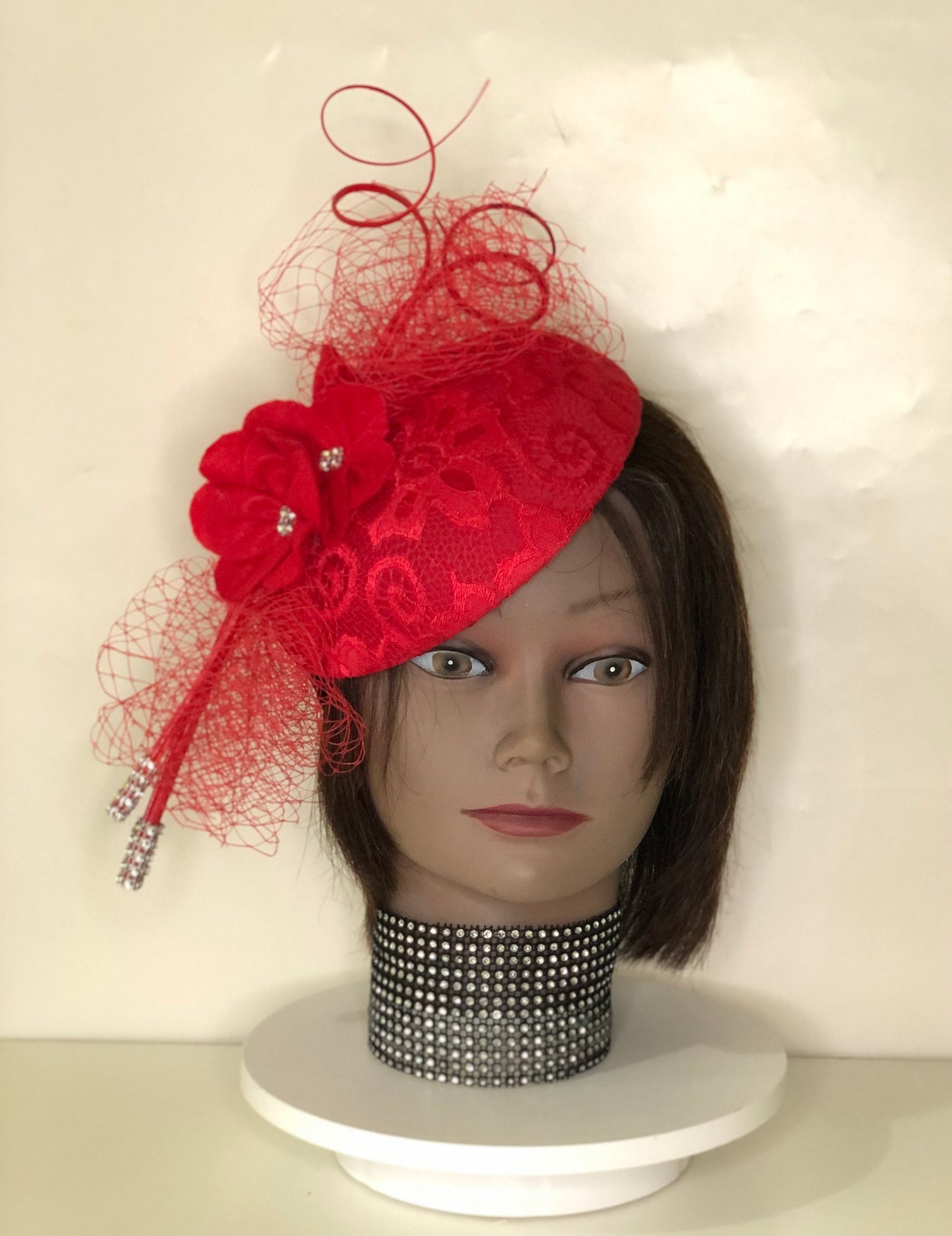 Elegant Red Fascinator with Lace and Flower Detail